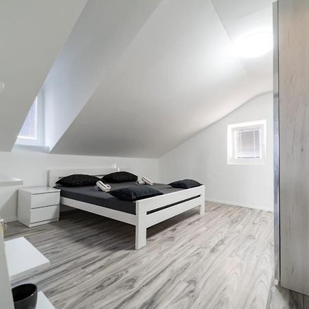 City Center Mayess Aparment Zadar Exterior photo